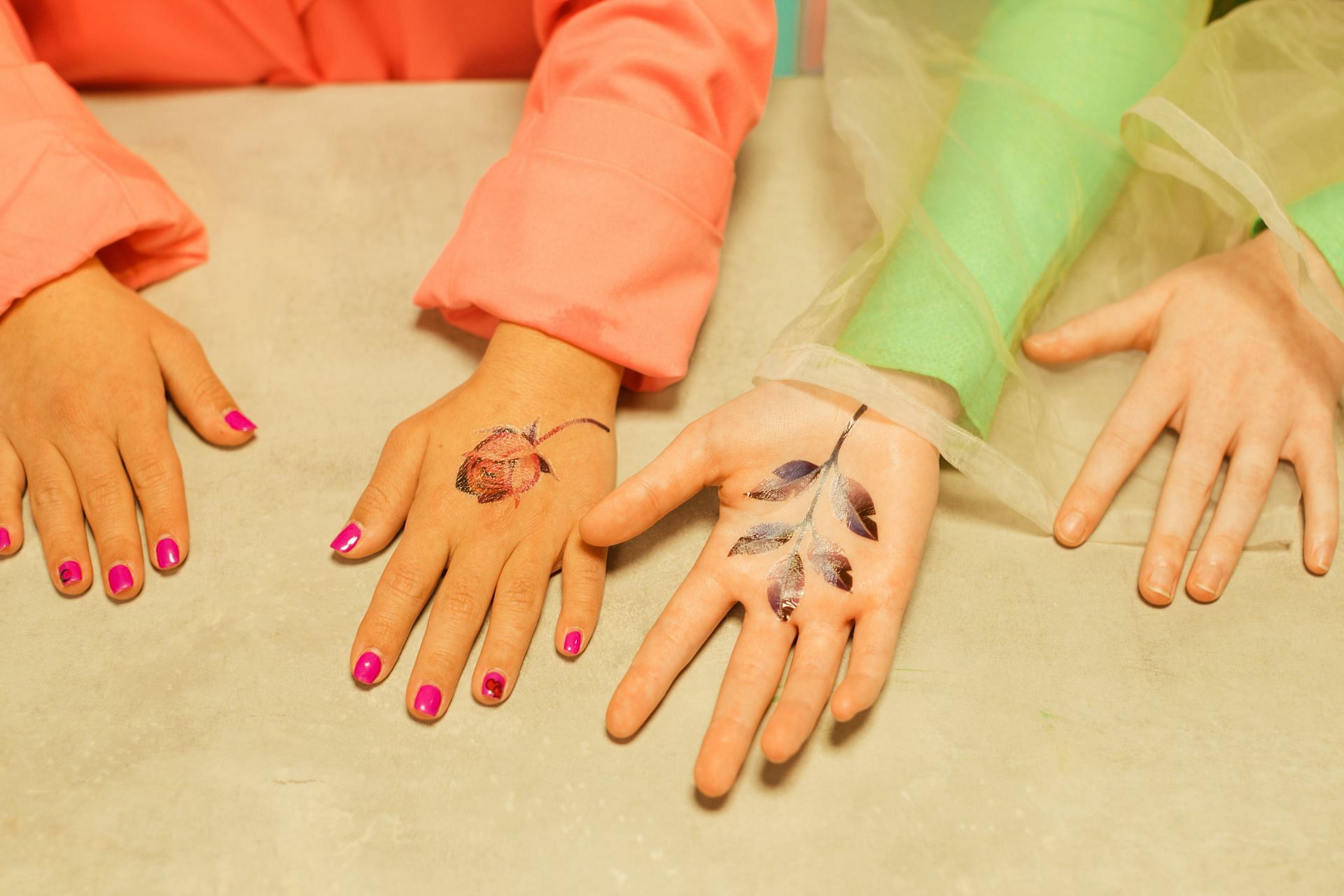Tattoo on different parts (Image via Pexels)